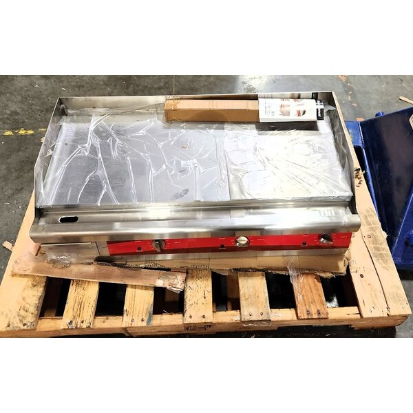 Scratch and Dent Avantco EG36N 36" Electric Countertop Griddle 208