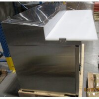 Avantco SSPPT-260 60 inch 2 Door Refrigerated Pizza Prep Table
