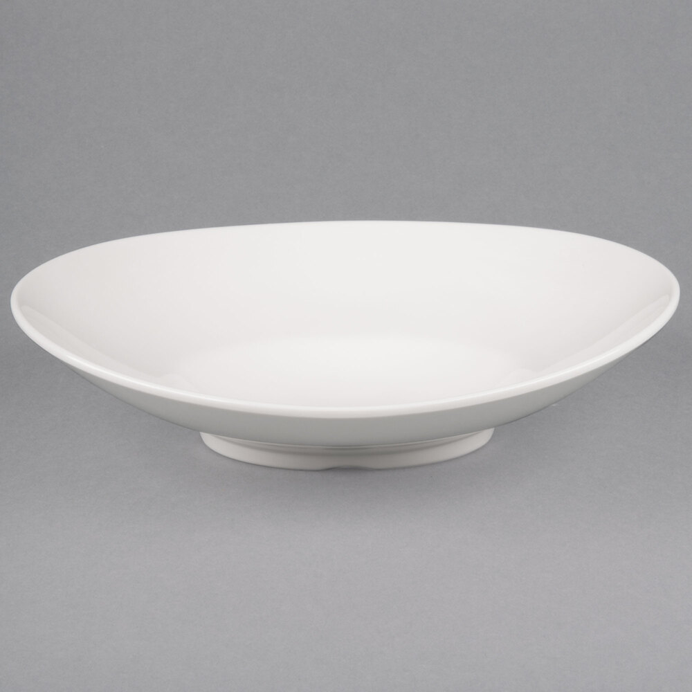 Carlisle HAL0302 Halcyon 16 oz. Oval Bone White Melamine Pasta Bowl