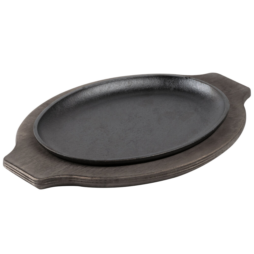 Choice 9 1/4 x 7 Oval Pre-Seasoned Cast Iron Fajita Skillet with Oak  Finish Wood Underliner and Grey Silicone Handle Cover