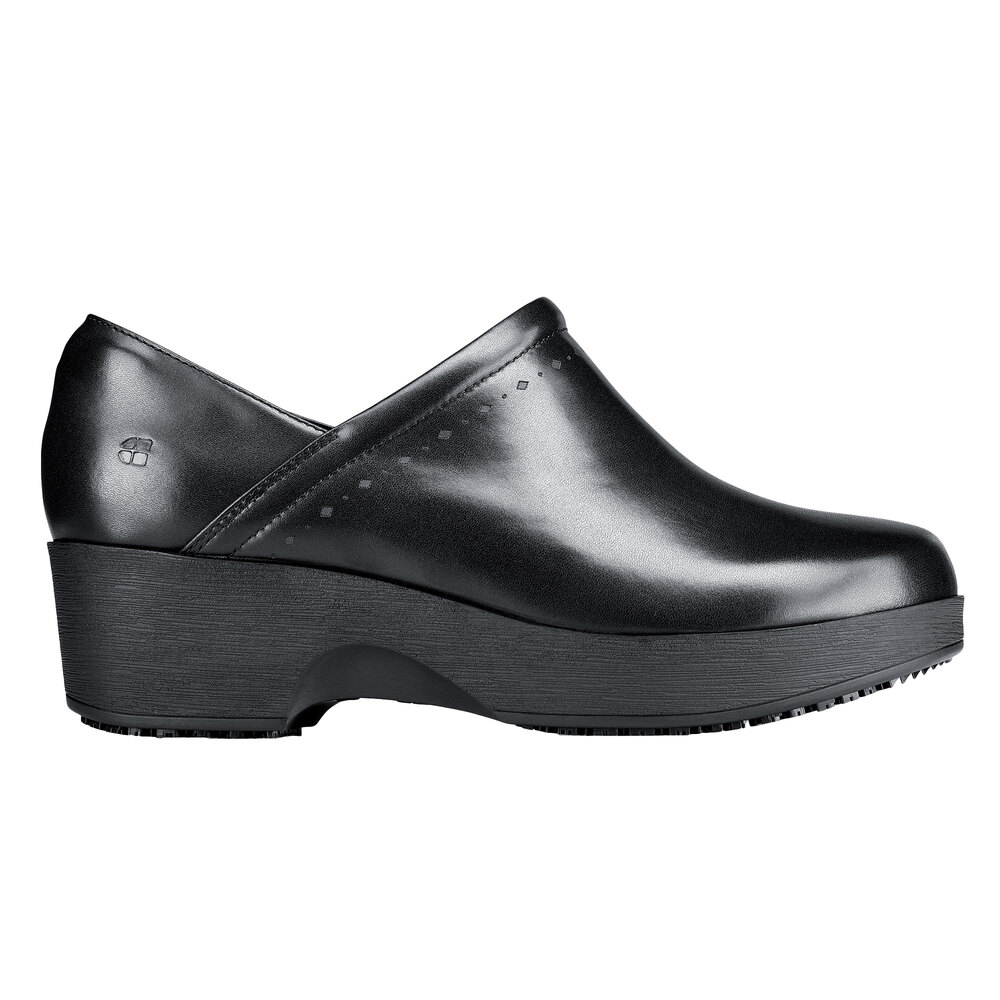 11 medium shoe size