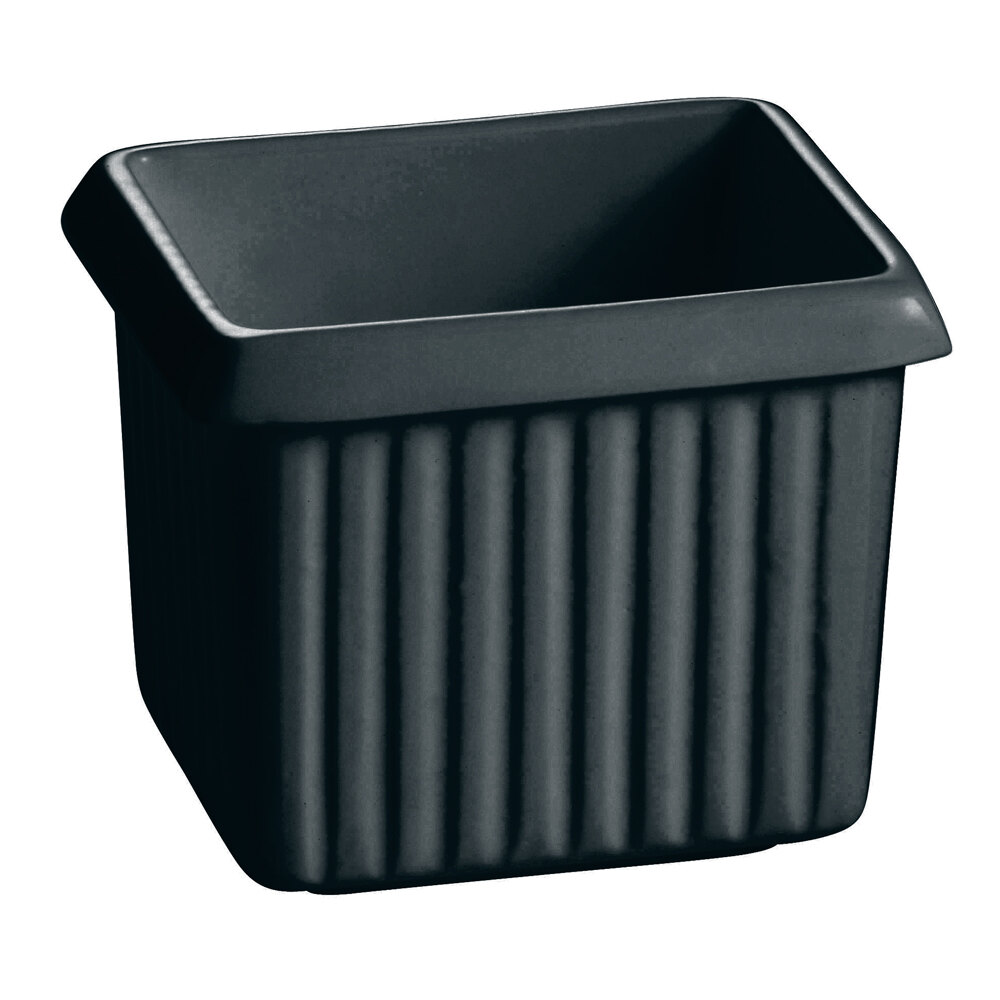 TableCraft CW1500BK 1 Qt. Black Cast Aluminum Rectangle Server with Ridges