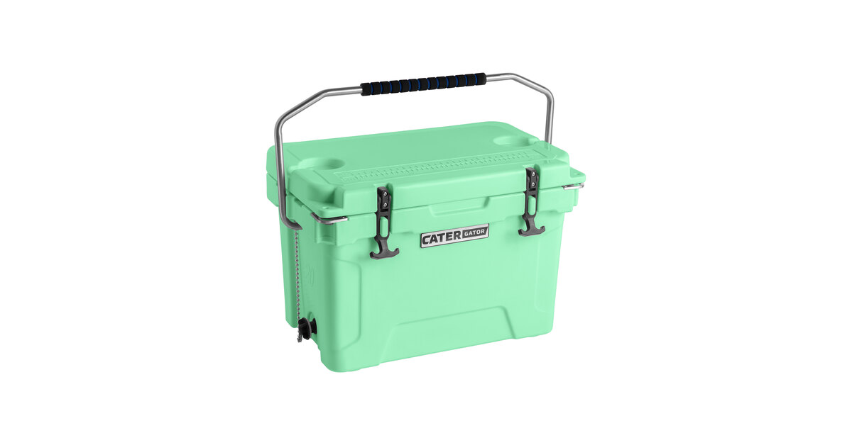 CaterGator CG20SF Seafoam 20 Qt. Rotomolded Outdoor Cooler / Ice Chest