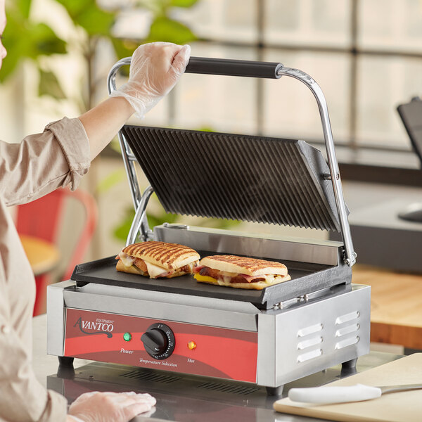 Avantco P75SG Commercial Panini Sandwich Grill with Grooved Top and Smooth Bottom Plates - 13" x 8 3/4" Cooking Surface - 120V, 1750W