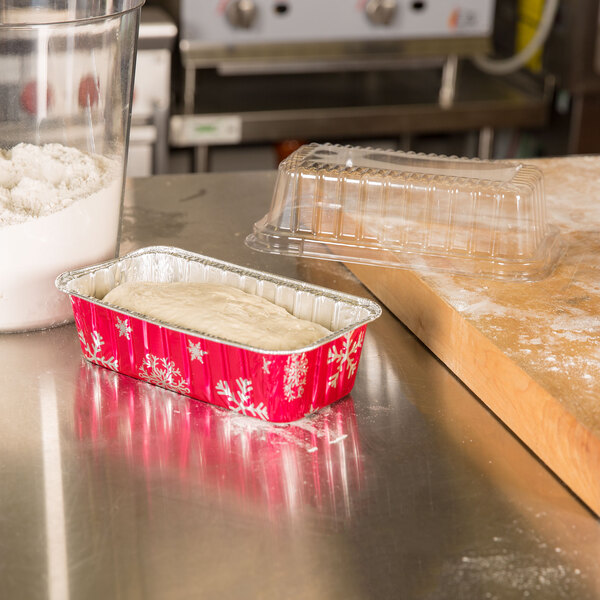 2 lb. Foil Loaf Pan w/ Clear Lid & Holiday Print 100/Case