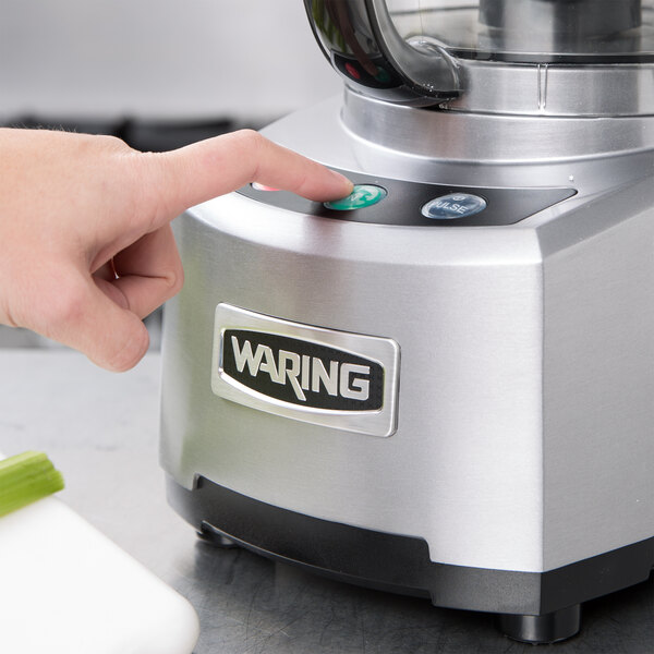 Waring WFP16SCND Food Processor with 4 Qt. Bowl 2 hp (Canadian Use Only)