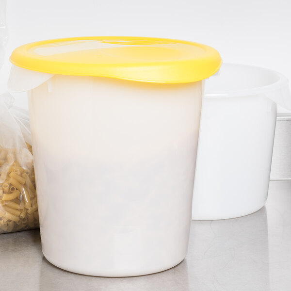 A Rubbermaid yellow lid on a plastic food storage container.