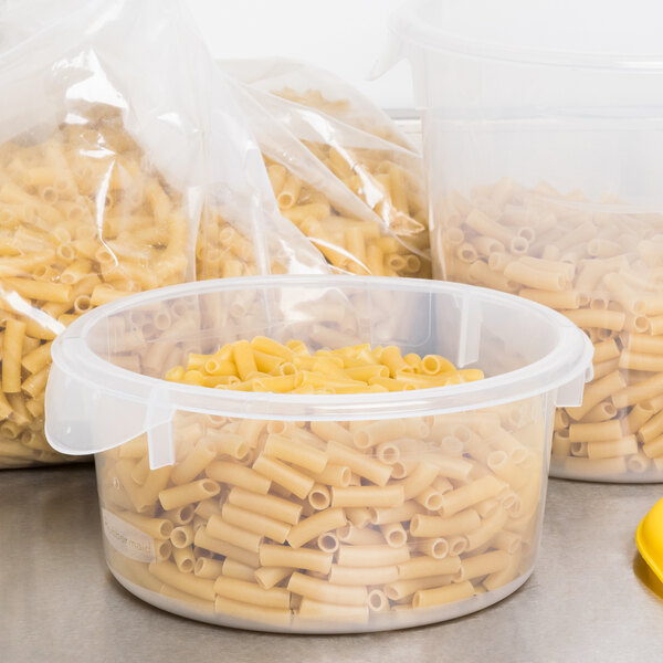 Rubbermaid 2 Qt. Translucent Round Polypropylene Food Storage Container