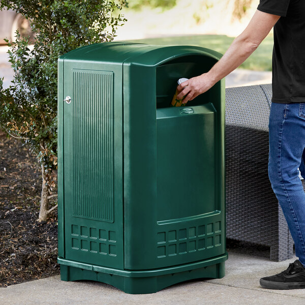 Rubbermaid FG396400DGRN Plaza Dark Green Square Container with Side ...