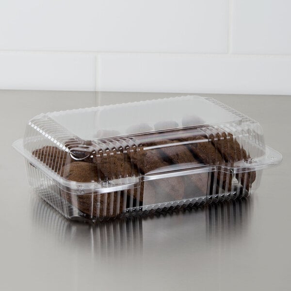 Dart PET40UT1 StayLock® 9 3/8" x 6 3/4" x 3 1/8" Clear Hinged PET Plastic Medium High Dome Oblong Container - 250/Case