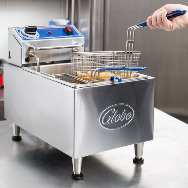 Globe PF10E 10 lb. Electric Countertop Fryer