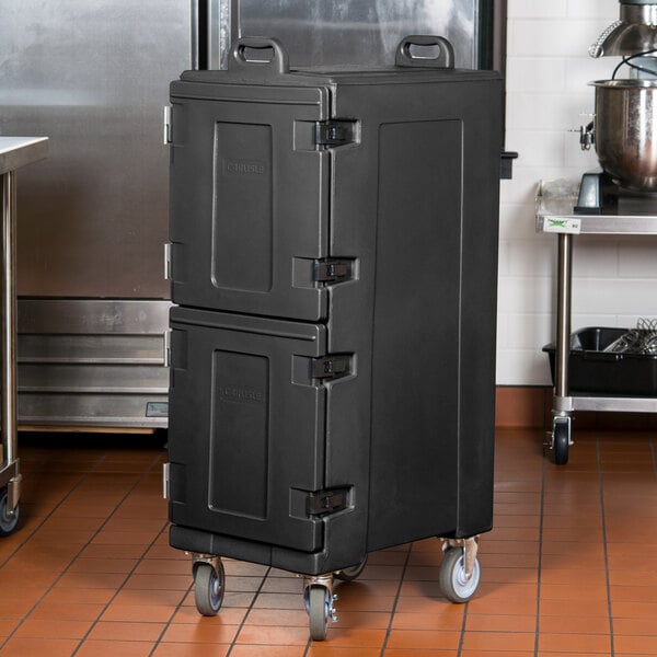 Carlisle Cateraide™ Front Loading Black Insulated Food Pan Carrier - 10 Full-Size Pan Max Capacity