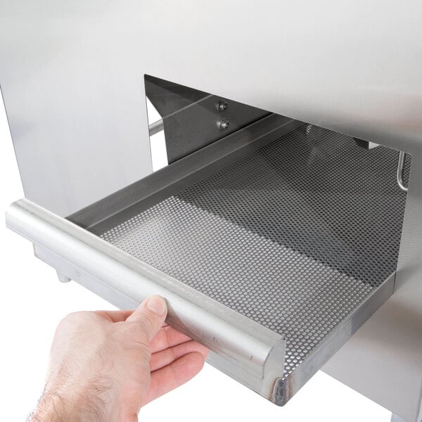 Removing scrap basket from a dishmachine