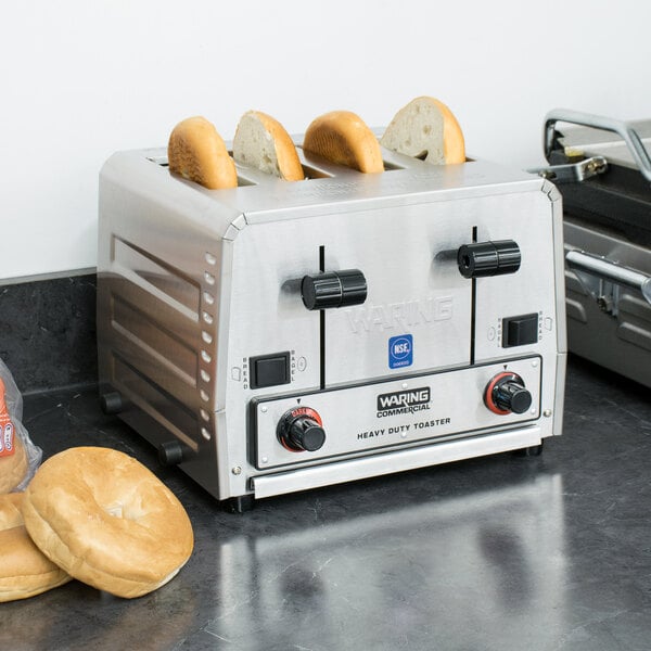 Waring WCT850RC Heavy Duty Switchable Bread and Bagel 4-Slice Commercial Toaster - 120V