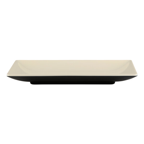 A white rectangular plate with a black border.