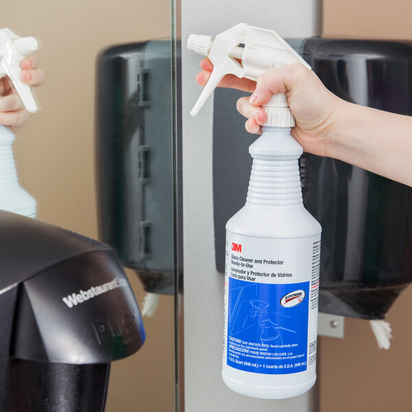 3M 85788 1 qt. / 32 oz. Glass Cleaner and Protector with Trigger Sprayer