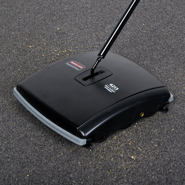 Rubbermaid Commercial Products FG421388BLA Balai Mécanique à