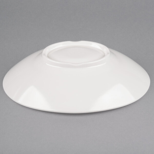 Carlisle HAL0302 Halcyon 16 oz. Oval Bone White Melamine Pasta Bowl
