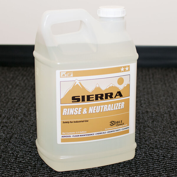 Sierra by Noble Chemical 2.5 gallon / 320 oz. Carpet Rinse & Chemical Neutralizer - 2/Case