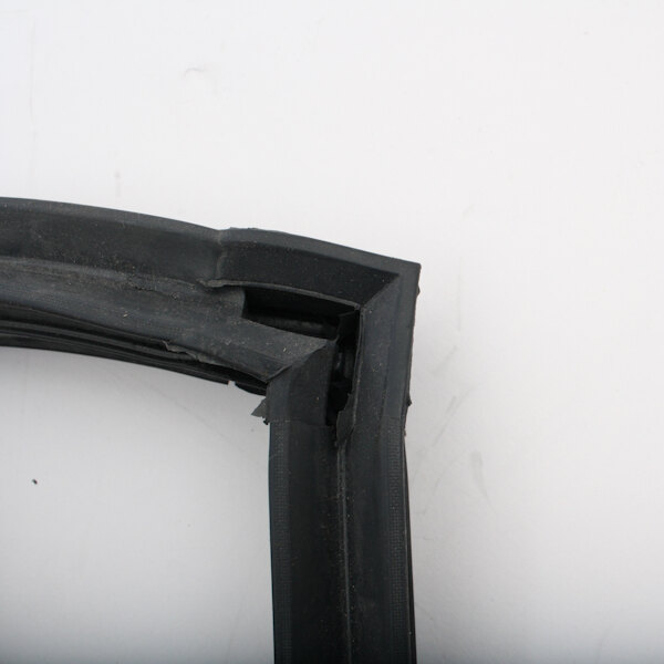 A close up of the rubber corner of an Alto-Shaam door gasket.