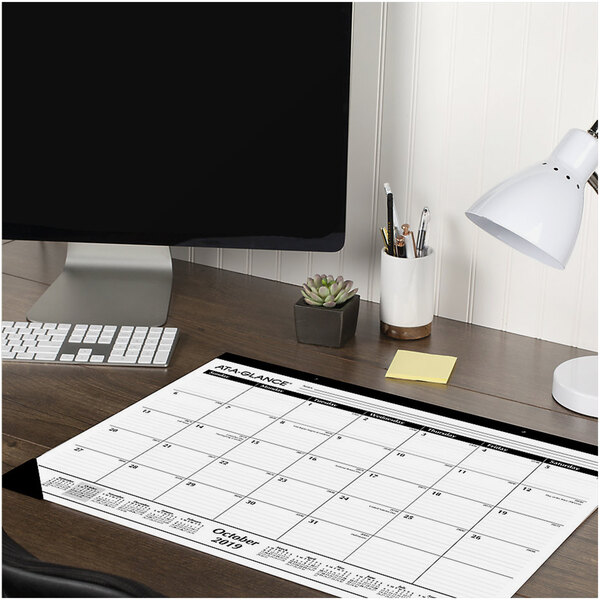 At A Glance SK241600 22 X 17 White September 2022 December 2023 