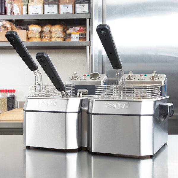 Waring WDF1000D Double 10 lb. Commercial Countertop Deep Fryer Set 120V