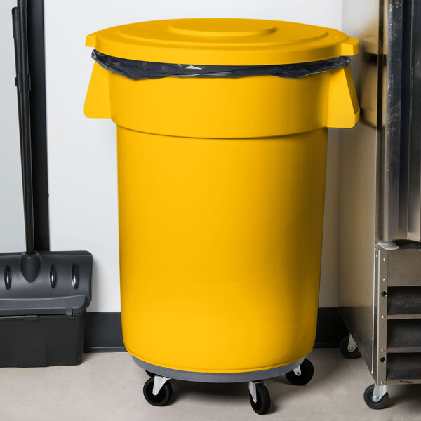 Carlisle 84104504 Bronco 44 Gallon Yellow Flat Round Trash Can Lid