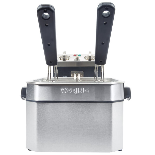 Waring WDF1500B 15 lb. Commercial Countertop Deep Fryer 208V