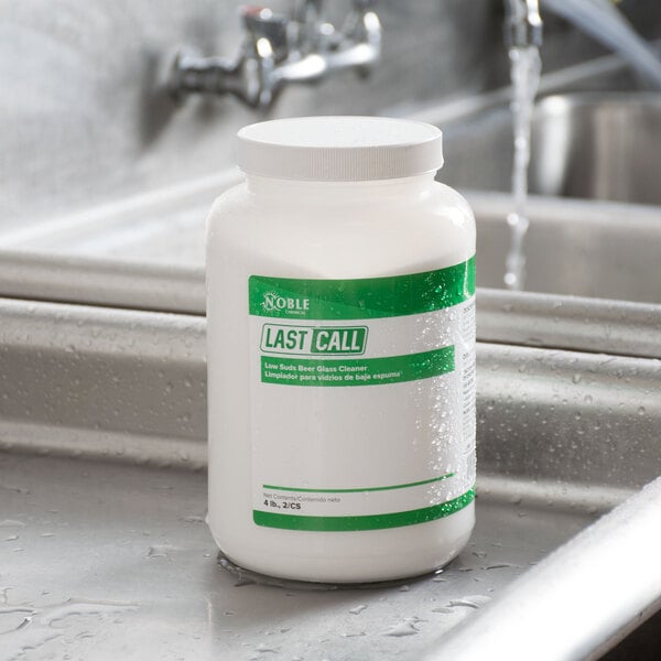 Noble Chemical 4 lb. / 64 oz. Last Call Concentrated Low Suds Powdered