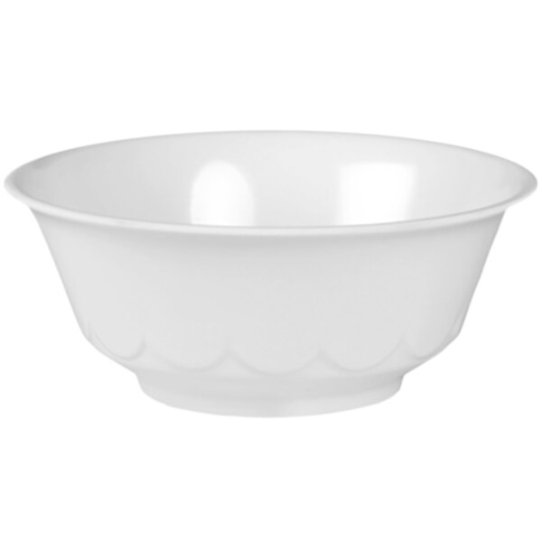 A white Thunder Group melamine bowl with a scalloped edge.