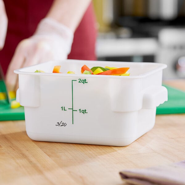 Vigor White Square Polyethylene Food Storage Container and Green