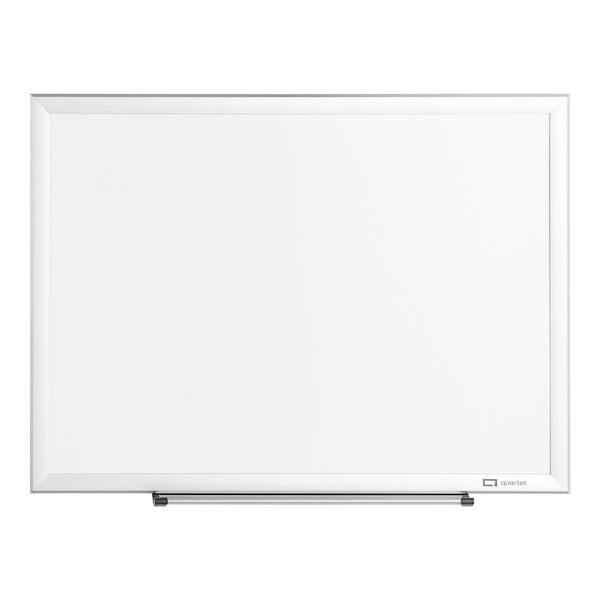 Quartet S531 Classic 24" x 18" Melamine Whiteboard with Silver Aluminum Frame