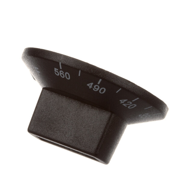 A black Grindmaster-Cecilware thermostat knob with white numbers.