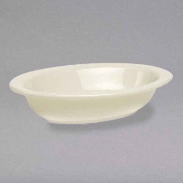 Tuxton BEB-3001 30 oz. Eggshell Oval China Vegetable / Serving Bowl - 12/Case