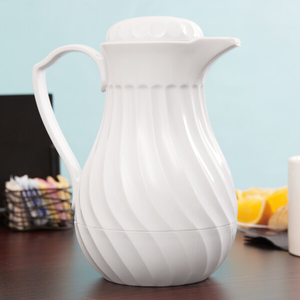 Vollrath SwirlServe 42 oz. White Hot-N-Cold Beverage Server 52160