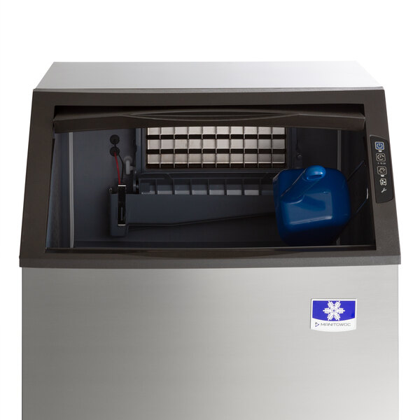 Manitowoc URF0140A NEO 26" Air Cooled Undercounter Regular Cube Ice