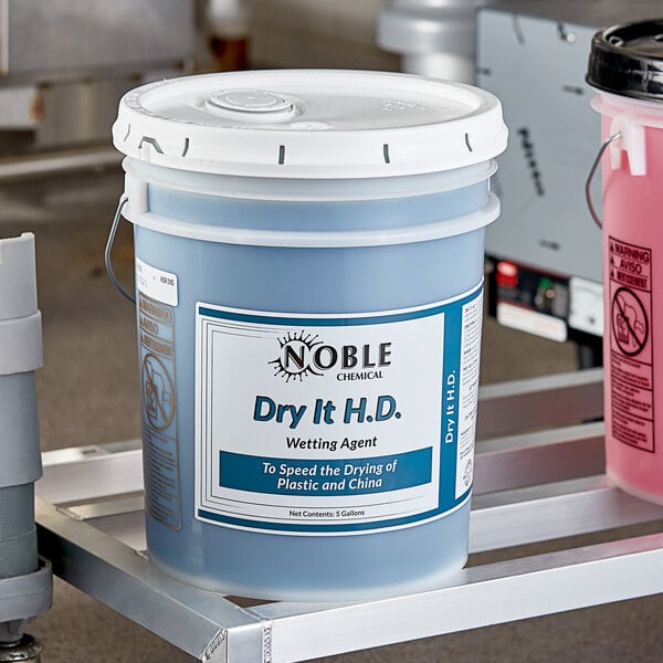 Noble Chemical Dry It HD+ 5 gallon / 640 oz. Concentrated Liquid Rinse