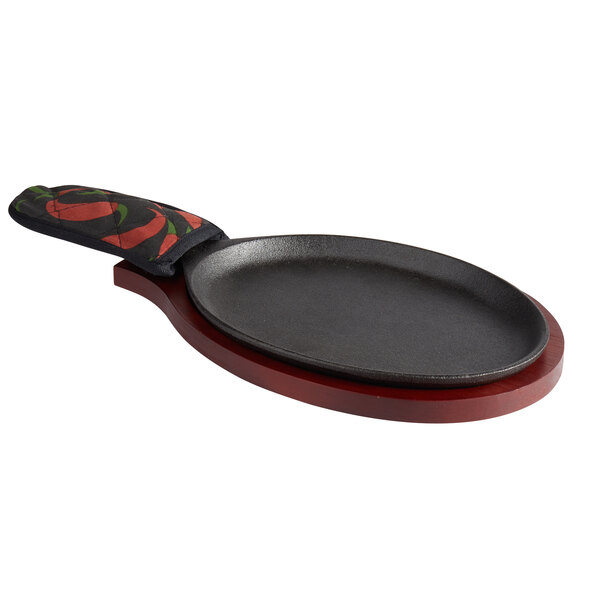 Choice 9 1/4" x 7" Oval PreSeasoned Cast Iron Fajita Skillet with