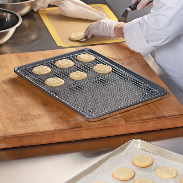 Half Size 18 Gauge NonStick 18" x 13" Wire in Rim Aluminum Sheet Pan