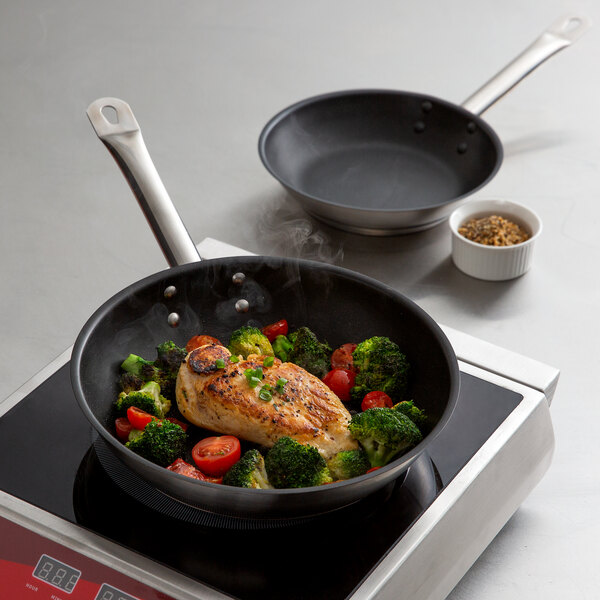 Vigor SS1 Series 3 Qt. Stainless Steel Aluminum-Clad Saute Pan with Lid and  Helper Handle