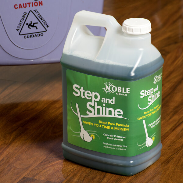 Noble Chemical Step & Shine Floor 2.5 gallon / 320 oz. Cleaner