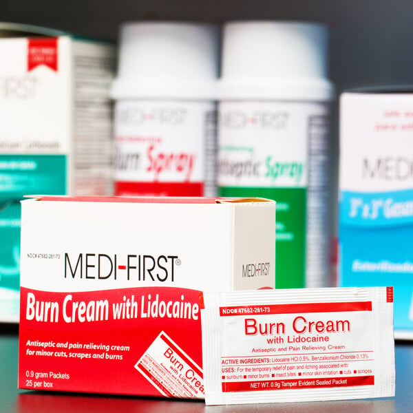 A box of 25 Medique Medi-First burn cream packets.