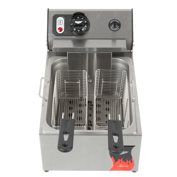 Vollrath 40706 10 lb. Commercial Countertop Deep Fryer 220V