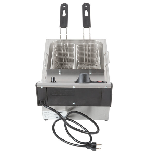 Vollrath 40706 10 lb. Commercial Countertop Deep Fryer 220V