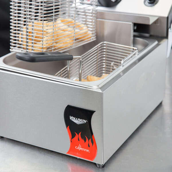 Vollrath 40706 10 lb. Commercial Countertop Deep Fryer 220V