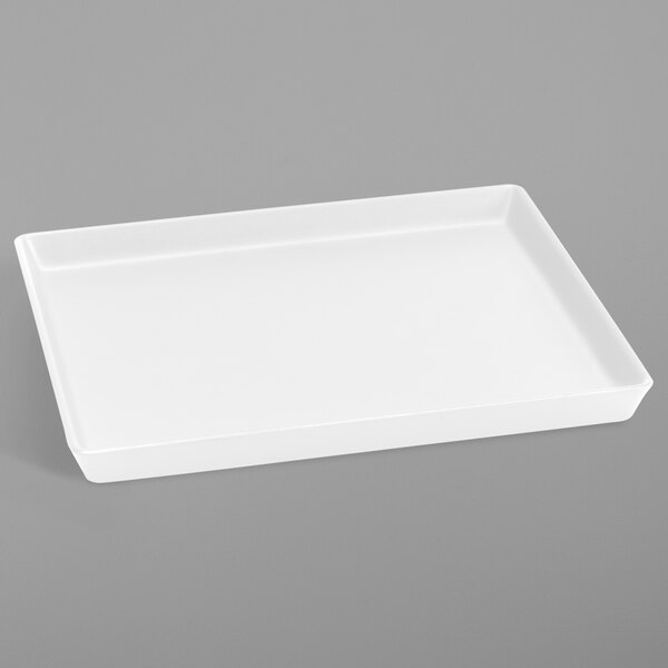 A white rectangular Delfin melamine tray with a lid.