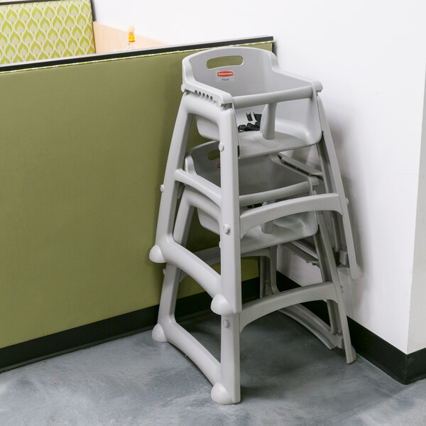 Rubbermaid FG780608PLAT Platinum Restaurant High Chair without Wheels