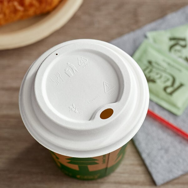 EcoChoice White Compostable Sugarcane Hot Cup Lid for 10-24 oz. Standard Cups and 8 oz. Squat Cups - 500/Case