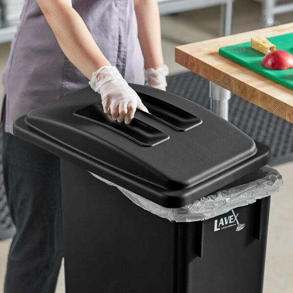 23 GALLON BLACK SQUARE TRASH CAN WITH SWING LID – The Janitors Supply Co.,  Inc.