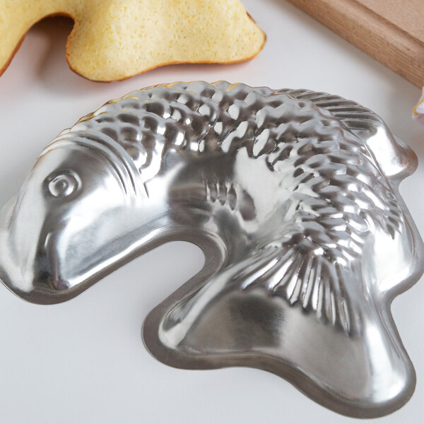 FishShaped Cake Pan (10" x 9 1/2")